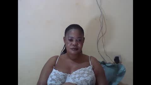 Snapshot of sexydove2 chatting on 6, 11, 2025 EMILY online show from 6, 11, 2025