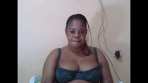 Snapshot of sexydove2 chatting on 8, 11, 2025 EMILY online show from 8, 11, 2025