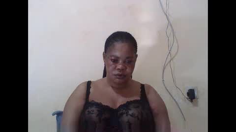 Snapshot of sexydove2 chatting on 16, 11, 2025 EMILY online show from 16, 11, 2025