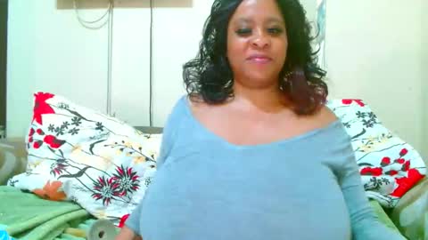 sexyebonylove89 online show from 26, 4, 2026