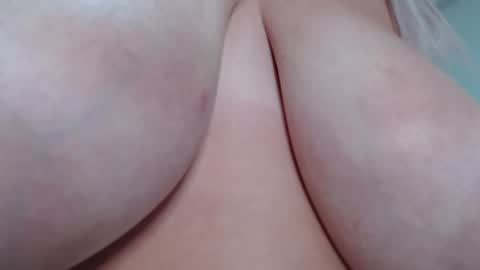 Snapshot of sexyelsexy1 chatting on 7, 1, 2025 Emma online show from 7, 1, 2025