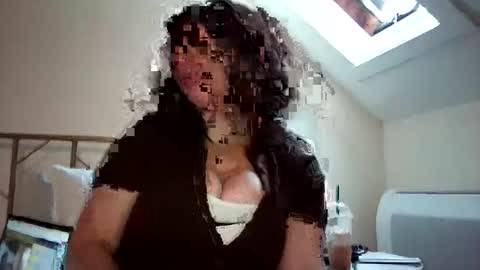 ETERNAL GODDESS WOMAN  online show from 31, 10, 2025