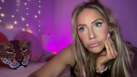 Ashley Love online show from 7, 1, 2025