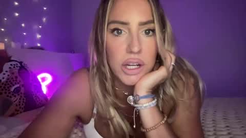 Ashley Love online show from 8, 2, 2025