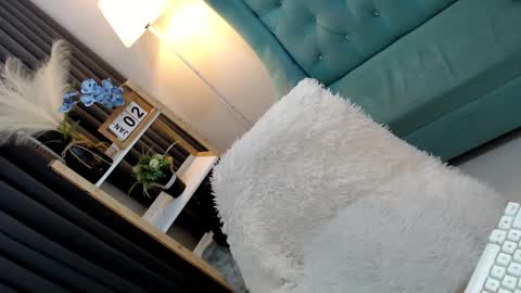 JENNY online show from 1, 1, 2025