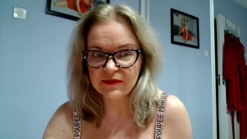 Snapshot of sexyjennyeu chatting on 4, 3, 2025 Jenny online show from 4, 3, 2025