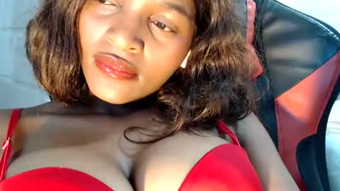 sexyjustin202 online show from 25, 6, 2026