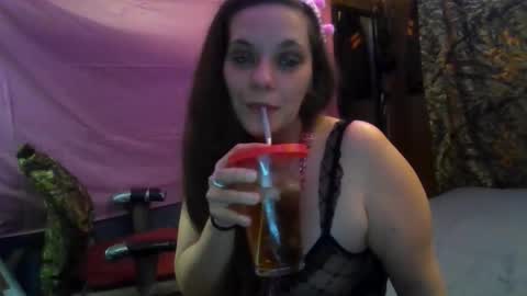 Snapshot of sexykinkycouple1001 chatting on 5, 3, 2026 Ivy Smoke Big D online show from 5, 3, 2026