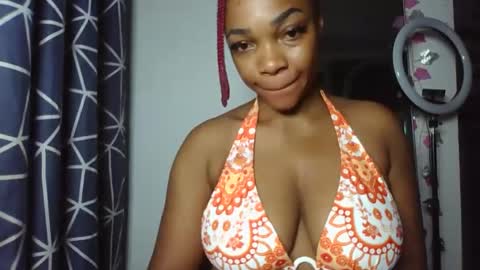 Snapshot of sexykuchie889 chatting on 19, 5, 2026 malia online show from 19, 5, 2026