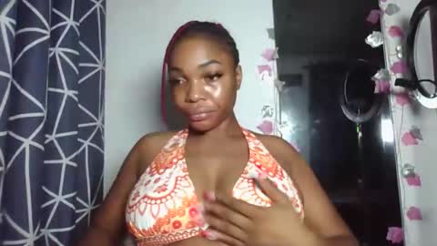 Snapshot of sexykuchie889 chatting on 21, 5, 2026 malia online show from 21, 5, 2026