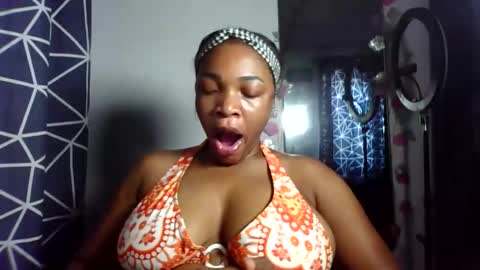 Snapshot of sexykuchie889 chatting on 8, 6, 2026 malia online show from 8, 6, 2026