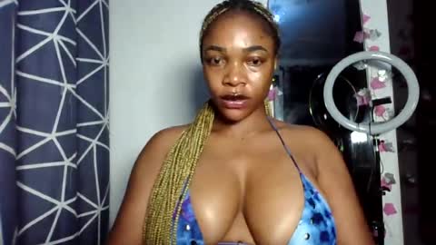 Snapshot of sexykuchie889 chatting on 5, 8, 2026 malia online show from 5, 8, 2026