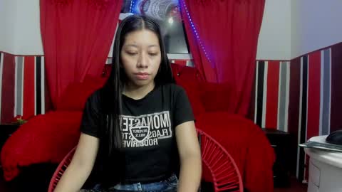 Snapshot of sexylaurita4u chatting on 18, 2, 2025 laura online show from 18, 2, 2025