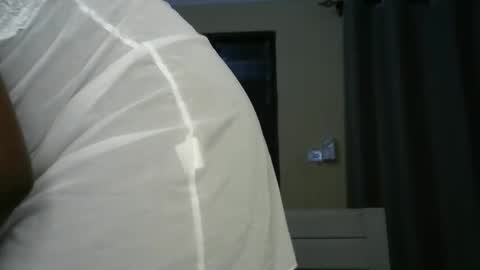 Snapshot of sexypetite_lee chatting on 11, 12, 2024 Lee online show from 11, 12, 2024