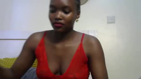 Snapshot of sexypetite_lee chatting on 13, 9, 2025 Lee online show from 13, 9, 2025