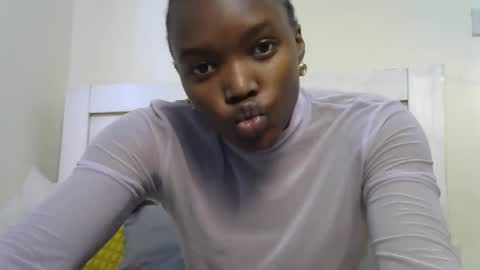 Snapshot of sexypetite_lee chatting on 25, 9, 2025 Lee online show from 25, 9, 2025