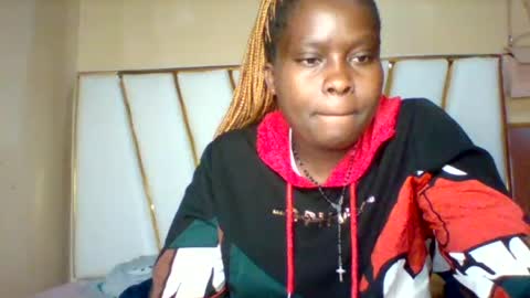 Snapshot of sexypussy983 chatting on 15, 7, 2026 Micky online show from 15, 7, 2026