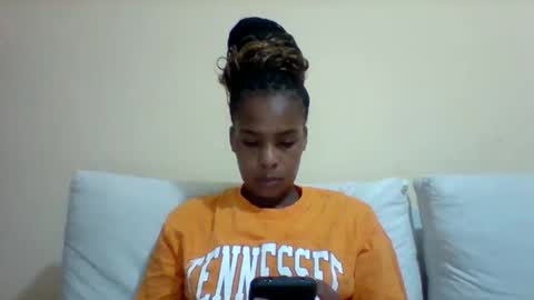 Snapshot of sexyqueen3457132 chatting on 2, 3, 2025 DOVY ACHIENG online show from 2, 3, 2025