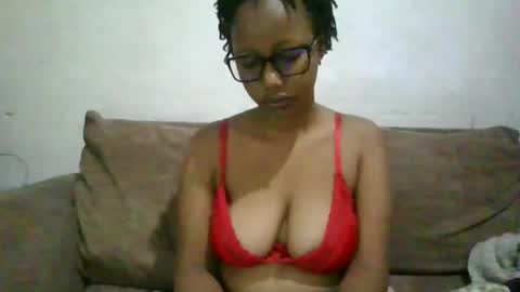 sexyred1738 online show from 17, 6, 2026