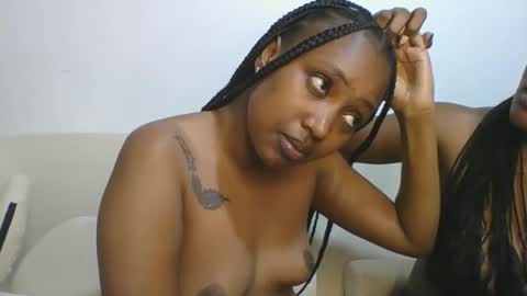 sexyriri22 online show from 2, 12, 2025