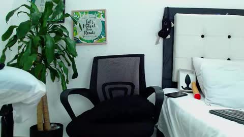 sexytommy_ online show from 20, 3, 2026