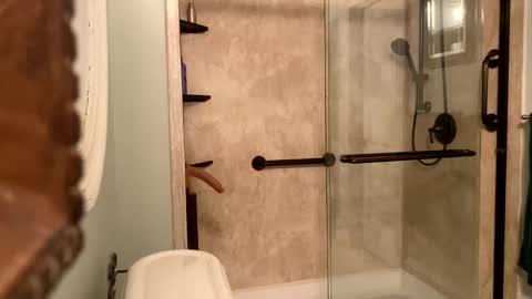 Smooth bi guy online show from 6, 2, 2026