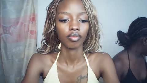 sexyzuriel online show from 27, 3, 2026