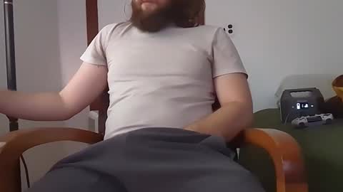 Snapshot of sg556 chatting on 18, 11, 2025 Gee online show from 18, 11, 2025