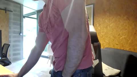 shad0w_hunter online show from 10, 3, 2026