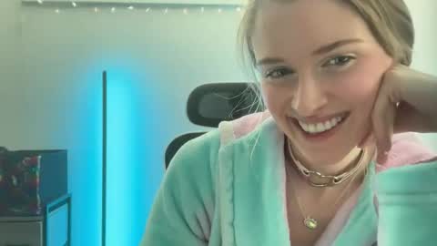 shadebabe online show from 31, 5, 2026