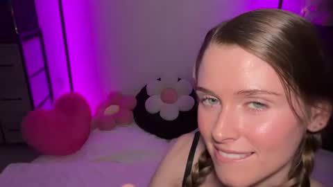 Snapshot of shadebabe chatting on 25, 7, 2026 shadebabe online show from 25, 7, 2026