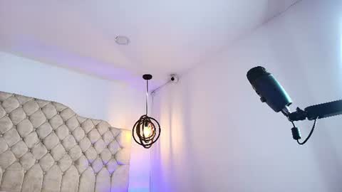 Snapshot of shadowlune chatting on 4, 7, 2026 shadowlune online show from 4, 7, 2026