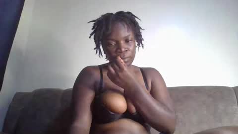 Snapshot of shadowsweet34 chatting on 2, 4, 2026 val online show from 2, 4, 2026