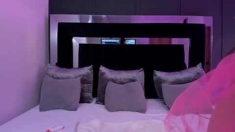 Shaina Vasquez online show from 1, 2, 2026