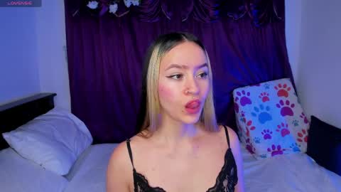 Snapshot of shairaclark_ chatting on 13, 5, 2026 Shaira Clark online show from 13, 5, 2026