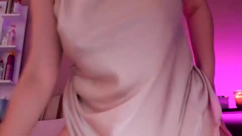 Snapshot of shakeit_good chatting on 24, 5, 2026 Mila online show from 24, 5, 2026