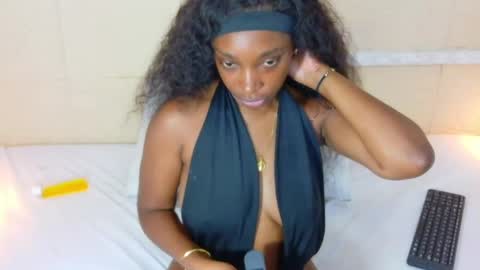 Snapshot of shamira_moore chatting on 8, 10, 2025 Catalina online show from 8, 10, 2025