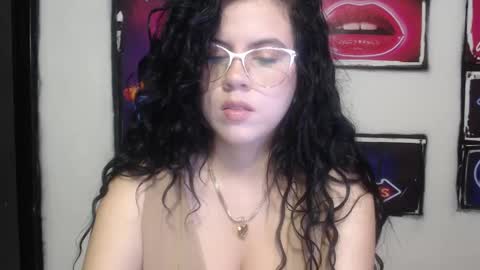 Snapshot of shanellmoore chatting on 17, 12, 2024 Shanell Moore online show from 17, 12, 2024
