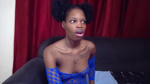 Snapshot of shania_sleigh chatting on 23, 12, 2024 shania_sleigh online show from 23, 12, 2024