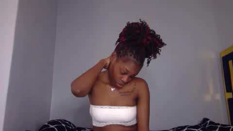 Snapshot of shania_sleigh chatting on 17, 1, 2025 shania_sleigh online show from 17, 1, 2025