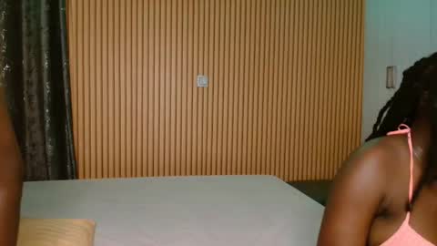 Snapshot of shaniz_shallet chatting on 8, 11, 2025 Shaniz online show from 8, 11, 2025