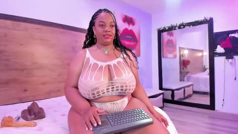 Snapshot of shannawells chatting on 30, 5, 2026 shannawells online show from 30, 5, 2026