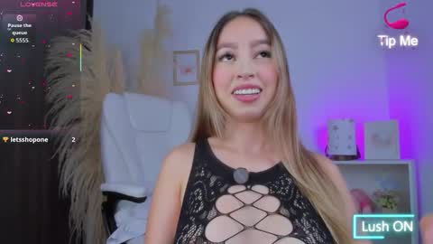 Snapshot of shannel_moss__ chatting on 16, 10, 2025 online show from 16, 10, 2025