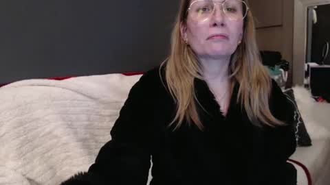 Shannon07 online show from 23, 2, 2025