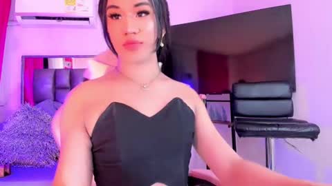 Snapshot of shantalgirs01 chatting on 7, 1, 2025 Shantal girls online show from 7, 1, 2025