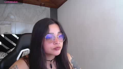 Snapshot of shantyvibe_a chatting on 18, 10, 2025 Shantall online show from 18, 10, 2025