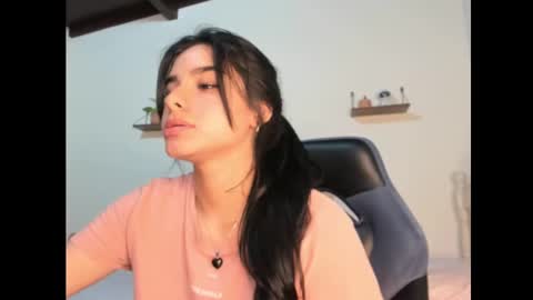 Snapshot of shara_jones chatting on 14, 12, 2024 Sara online show from 14, 12, 2024