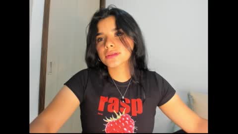 Snapshot of shara_jones chatting on 7, 3, 2025 Sara online show from 7, 3, 2025