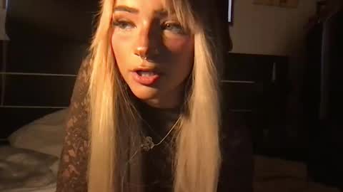 Snapshot of shariisweet chatting on 18, 9, 2025 shariisweet online show from 18, 9, 2025