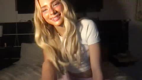 Snapshot of shariisweet chatting on 27, 9, 2025 shariisweet online show from 27, 9, 2025